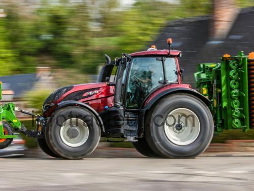 Valtra T144 Versu avis et fiche technique
